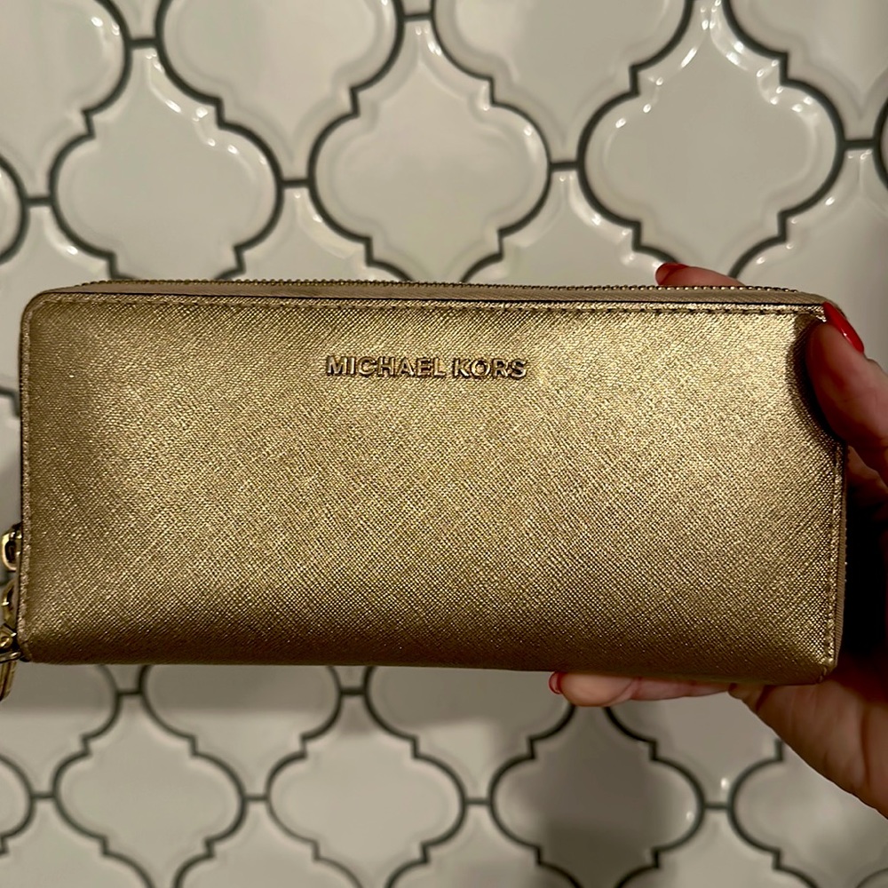 Like new Michael Kors Wallet